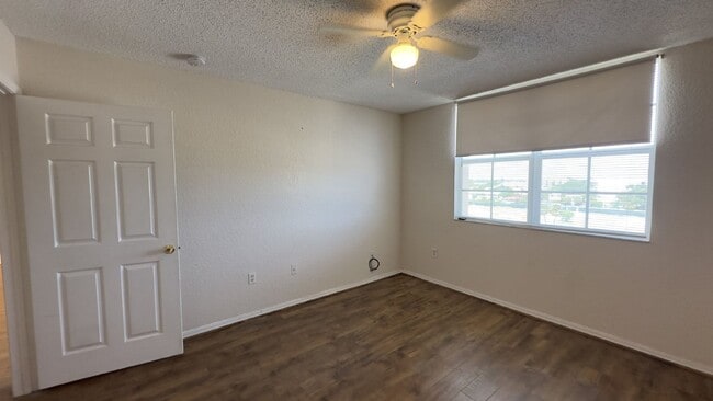 Building Photo - 1801 N Flagler Dr
