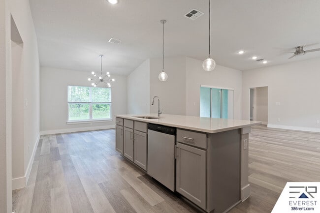 Building Photo - 51 Woodside Dr