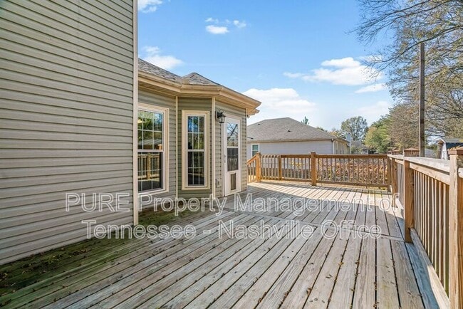 Building Photo - 1630 Lillian Cir