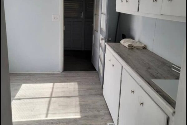 Building Photo - 407 E 13th St