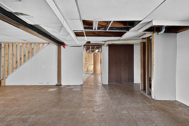 Building Photo - 7945 W 91st St