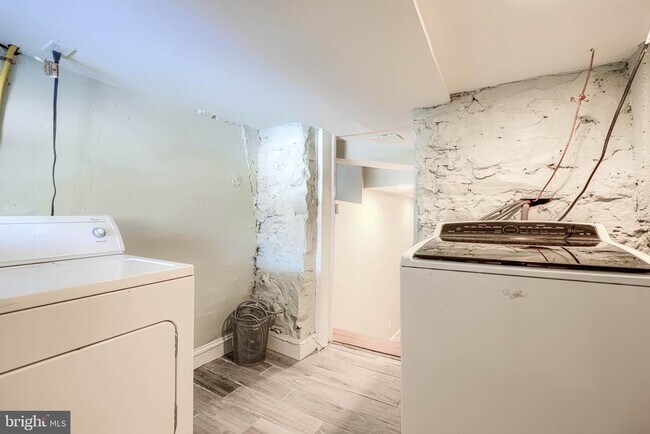 Building Photo - 3533 Keswick Rd