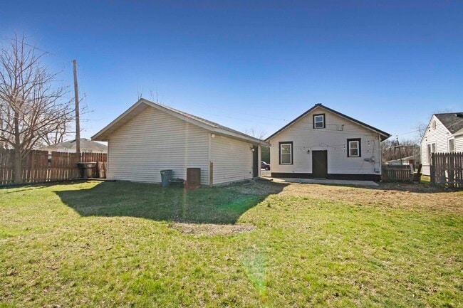 Building Photo - 54054 N Ironwood Rd