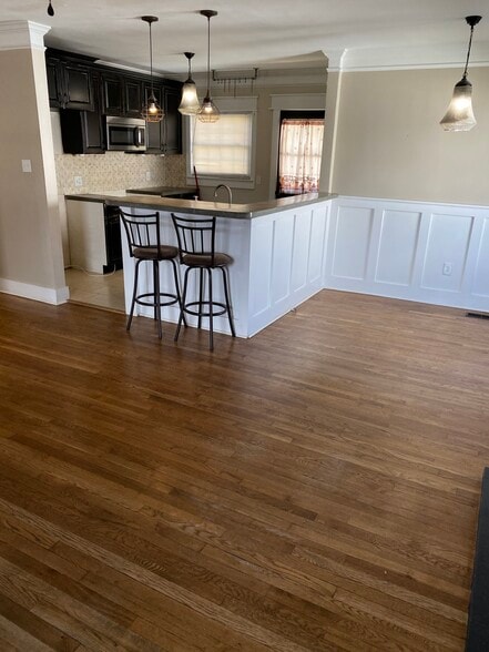 Building Photo - 216 Clymer Ave