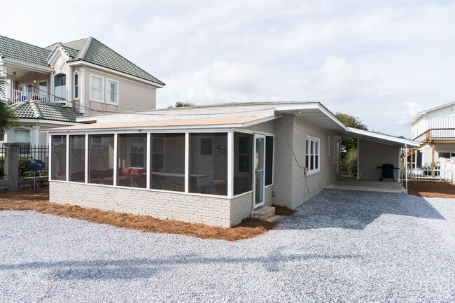 Primary Photo - Beautiful Three Bedroom with Private Beach...