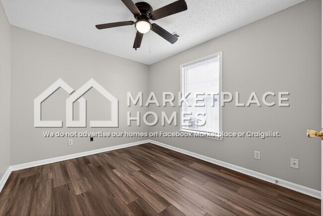 Building Photo - 1700 Crabtree Cir