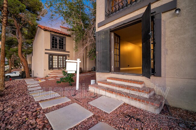 Building Photo - 2882 Calle Del Oro