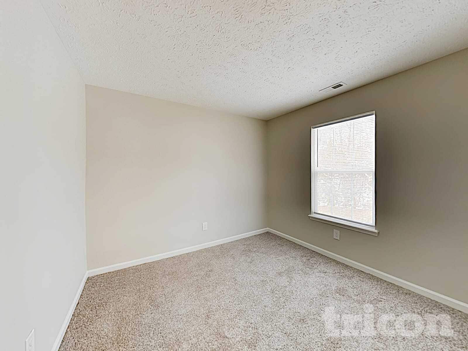 Building Photo - 10740 Snowdrop Way