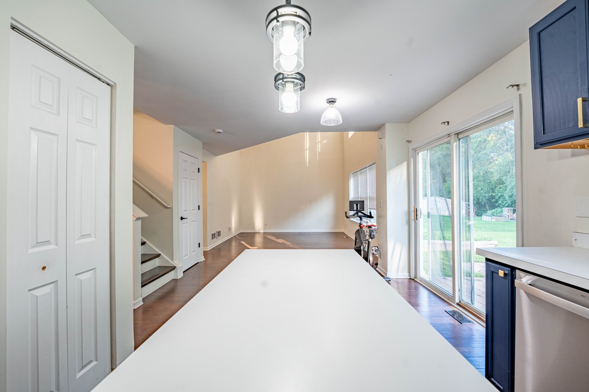 Building Photo - 965 Summerhill Dr