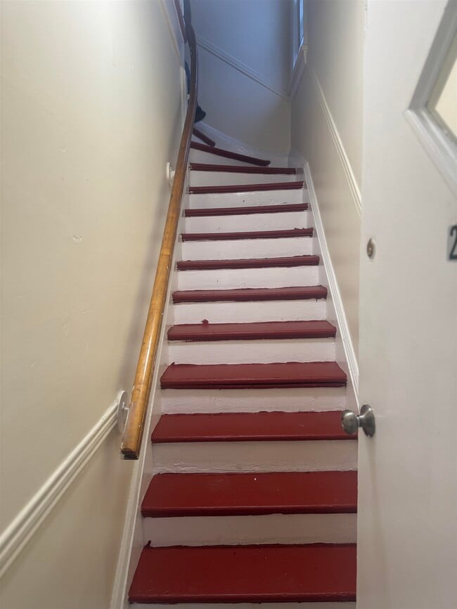 Building Photo - 239 Bayview Ave