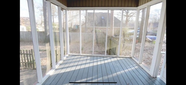 Building Photo - 200 Scarlet Dr