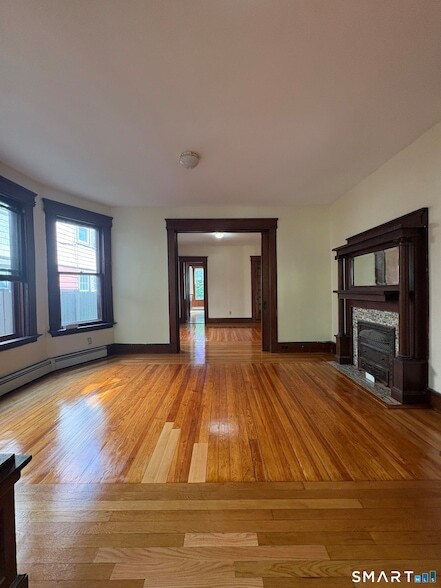 Building Photo - 788 Elm St