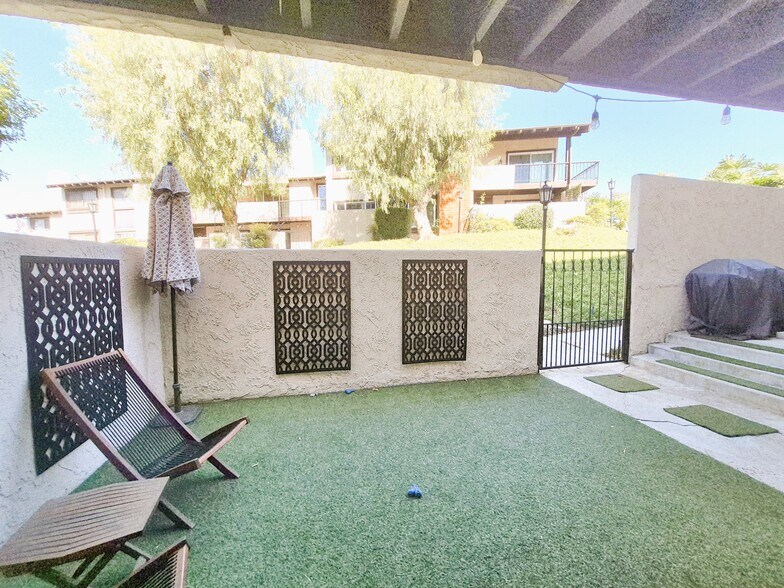 Building Photo - 5313 Sevilla Ct