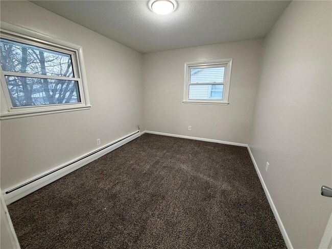 Building Photo - 212 42nd Ave NE