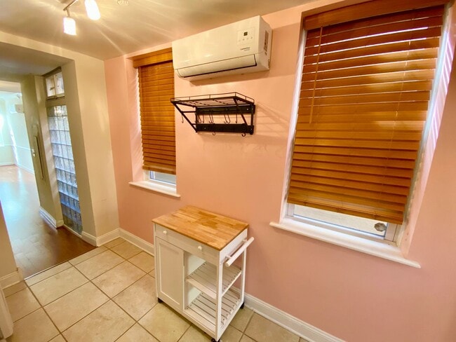 Building Photo - Charming 2 Bedroom/ 1.5 Bathroom Townhome in Fells Point Home w/ Private Patio!