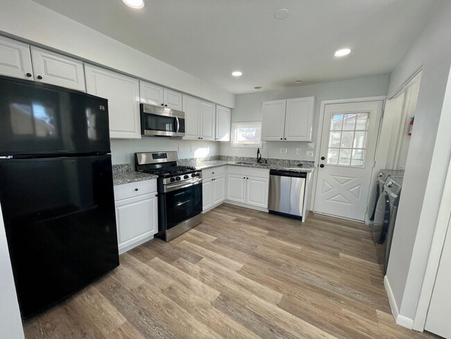 Building Photo - Charming Renovated 2bed/1bath Denver Home ...