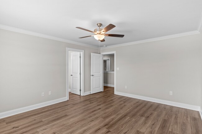 Building Photo - 206 Clifton Dr