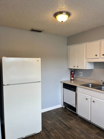Building Photo - 3215 Baird Ave