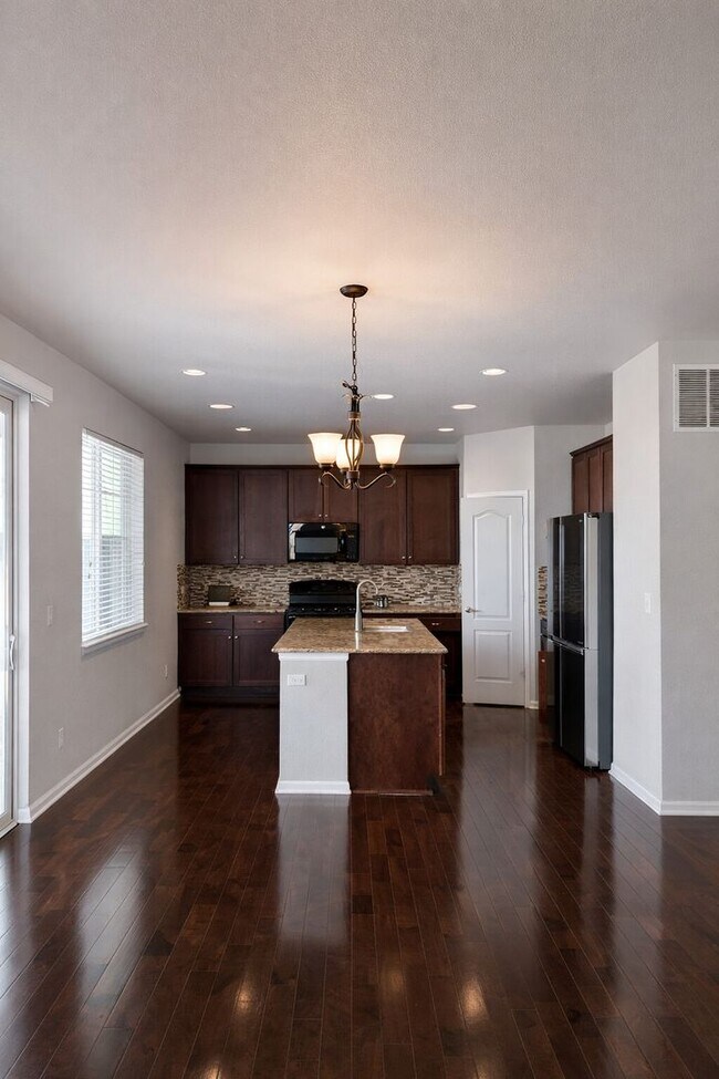 Building Photo - 22441 E Chenango Dr