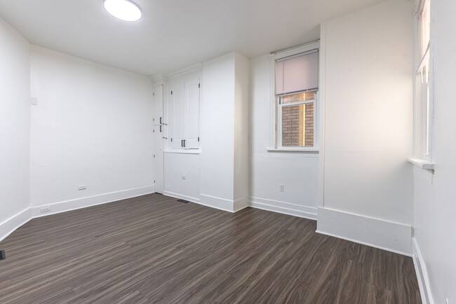 Building Photo - 974 Manton Way