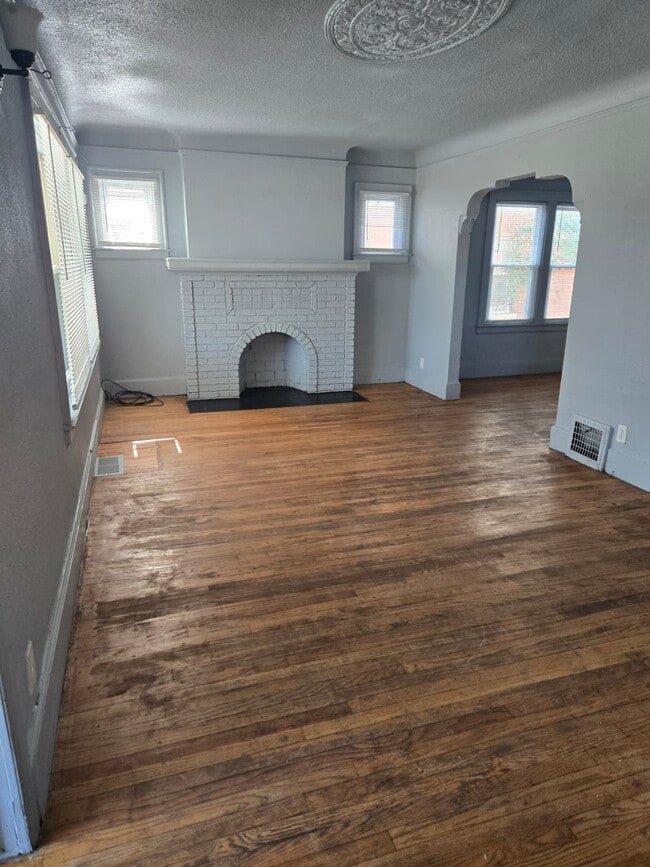 Building Photo - 15909 Woodingham Dr