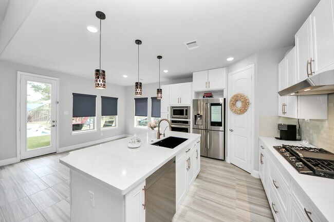 Building Photo - 1110 Honey Rose Ct