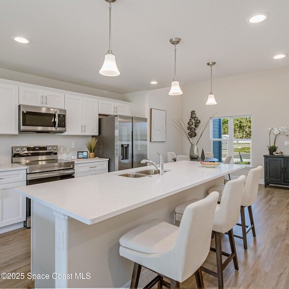 Building Photo - 187 Hidden Woods Pl