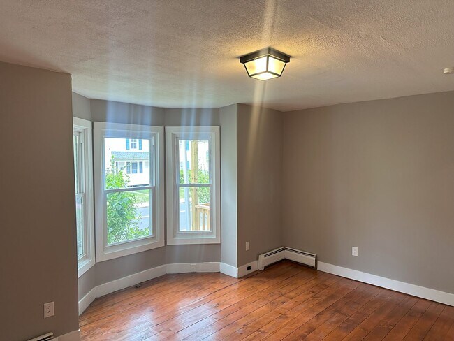 Building Photo - 32-34 Spruce Street