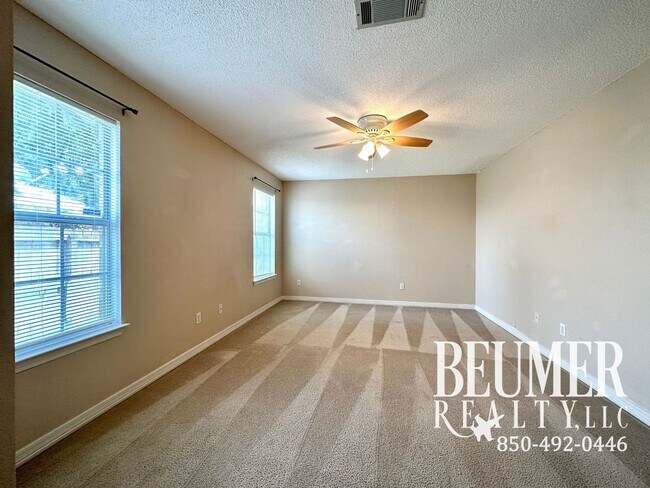 Building Photo - Spacious 3 bd/2 ba Open Floor Plan Home fo...