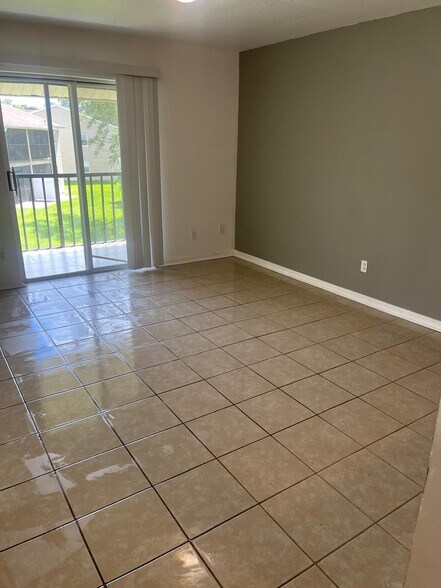 Building Photo - 4300 Hector Ct