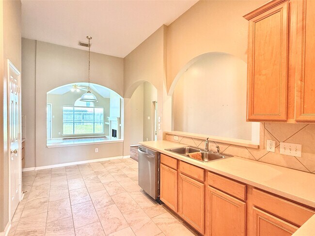 Building Photo - 16518 Wheatmill Ct