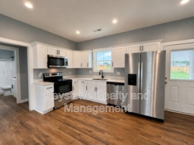 Building Photo - 605 Colonelette Dr