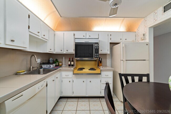 Building Photo - 22615 SW 66th Ave
