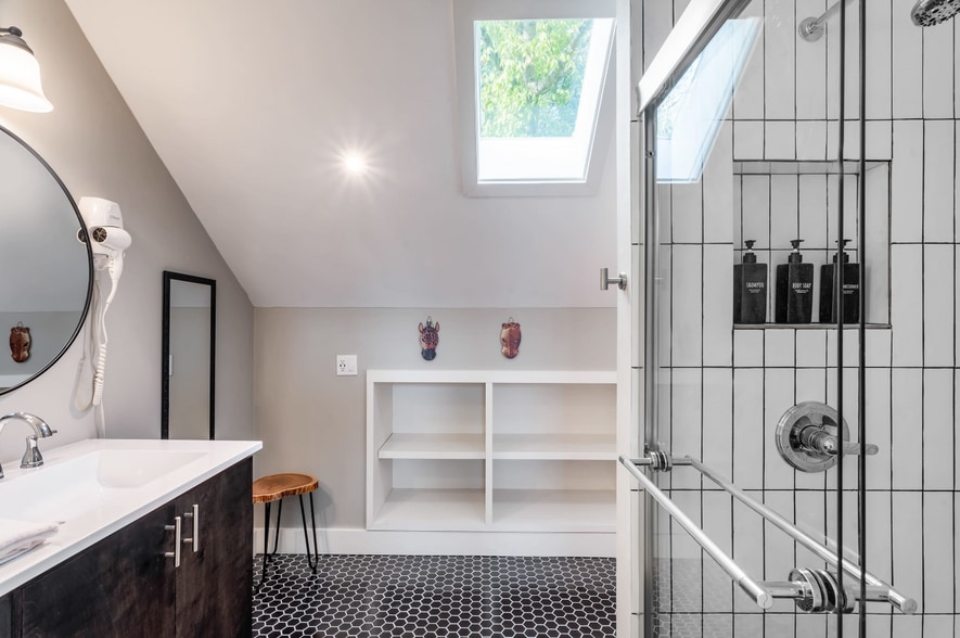 Building Photo - 3000 Neal St