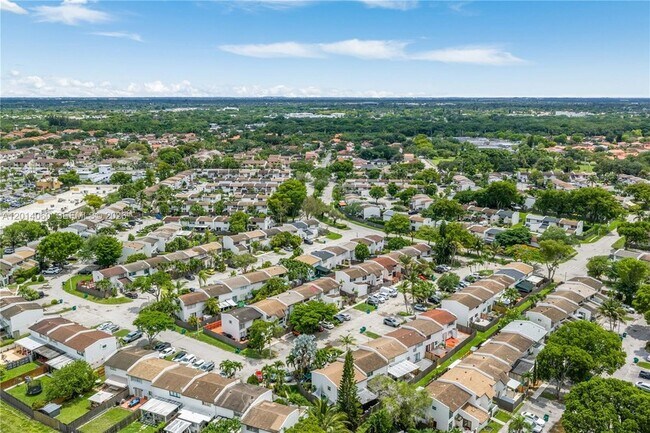 Building Photo - 6929 SW 110th Ave