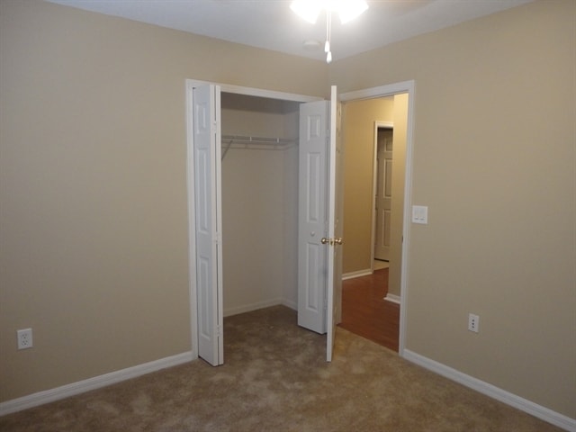 Building Photo - 447 Lancer Oak Dr