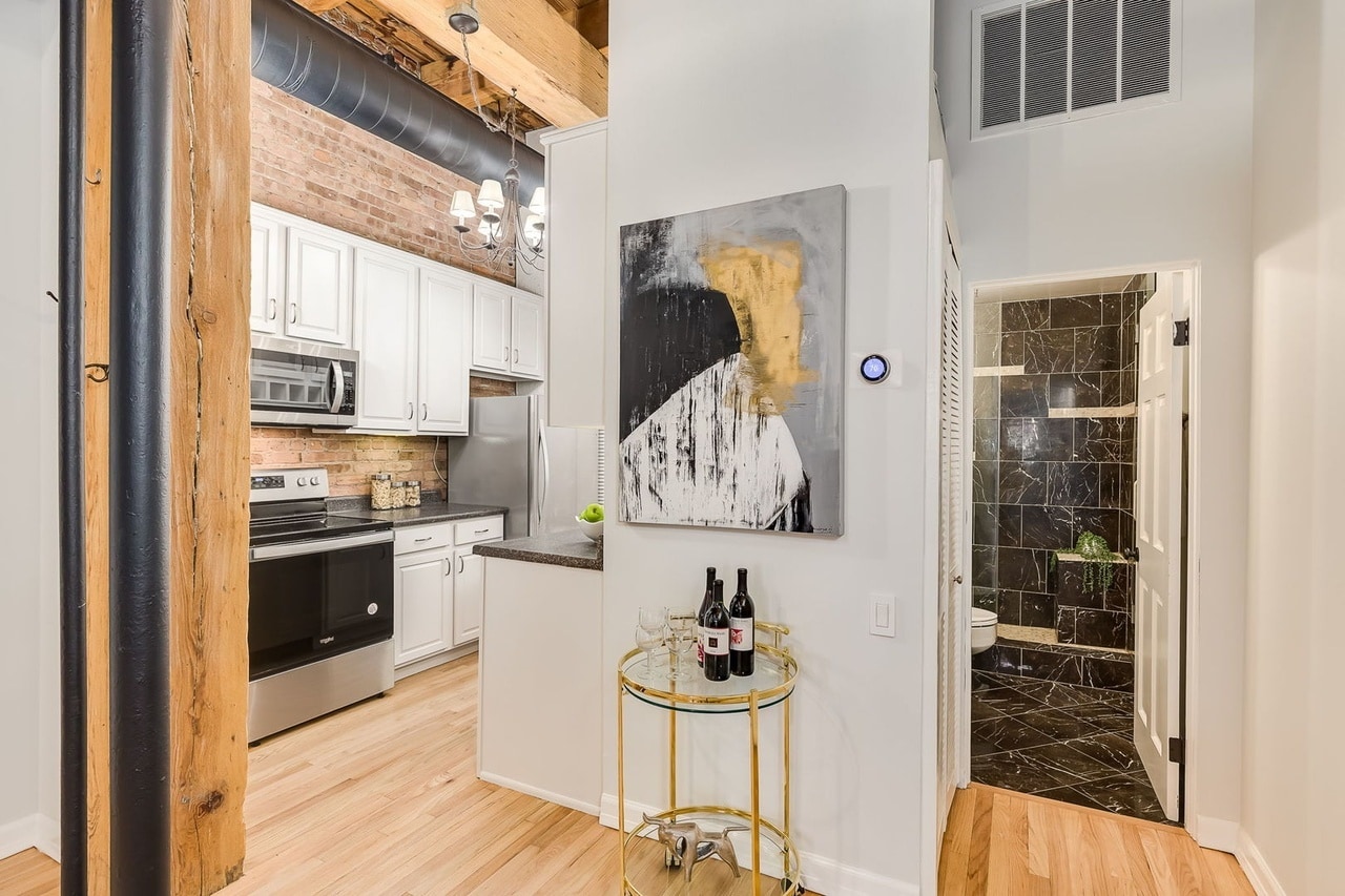 Building Photo - 331 S Peoria St