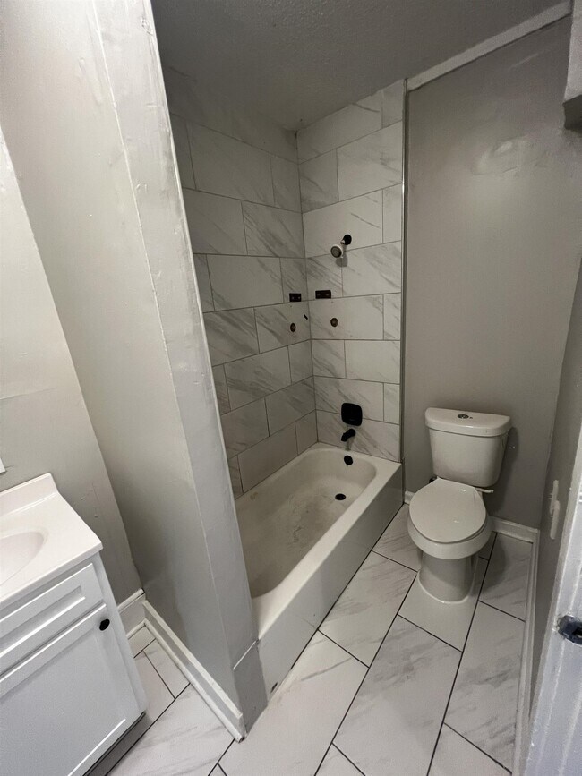 Building Photo - 3311 Guernsey Ave