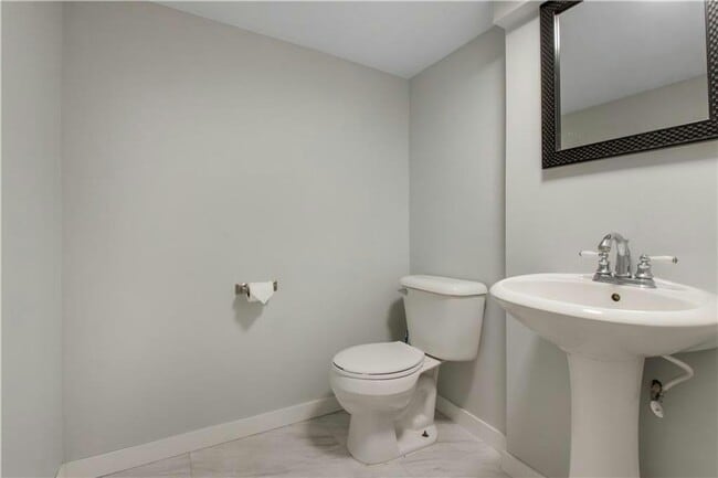 Building Photo - 3 Bedroom Single Home on the North Side of...