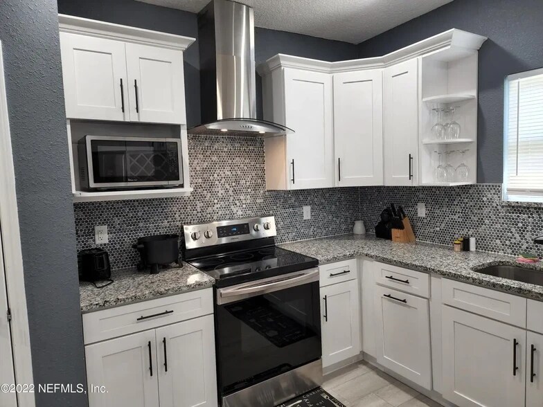 Kitchen #3 - 2543 Lewis St