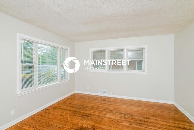 Building Photo - 4 Bedroom Pet-Friendly Home in Louisville,...