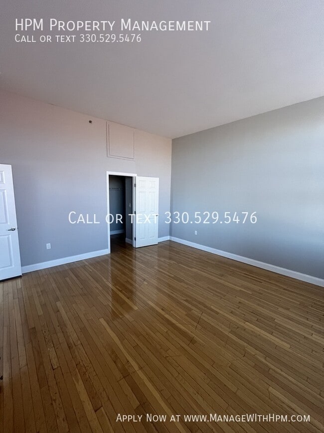 Building Photo - 2404 Prospect Ave E