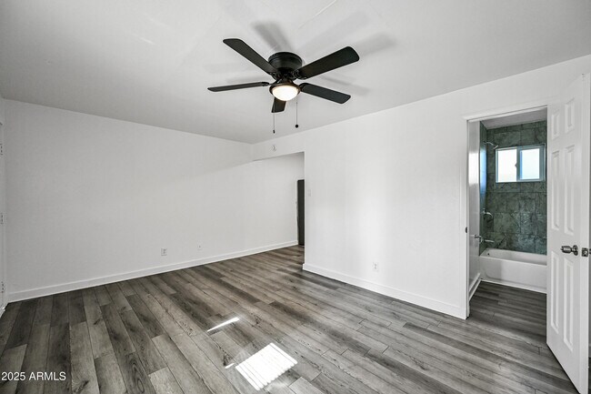 Building Photo - 1241 E McKinley St