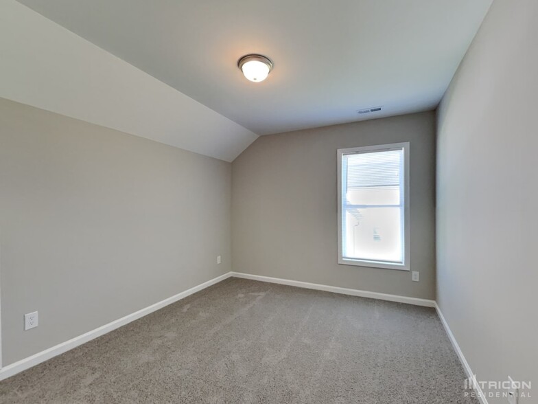 Building Photo - 65 Fish Whistle Ct