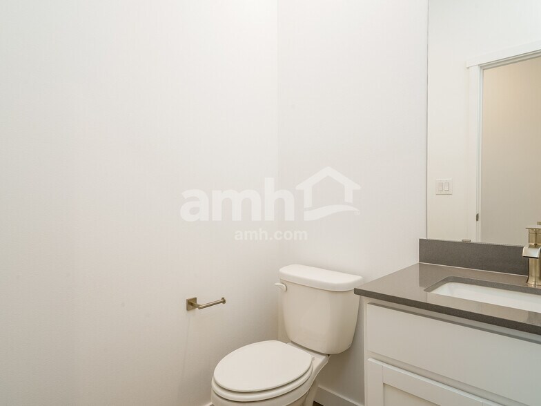 Building Photo - 8946 50th Ave SE