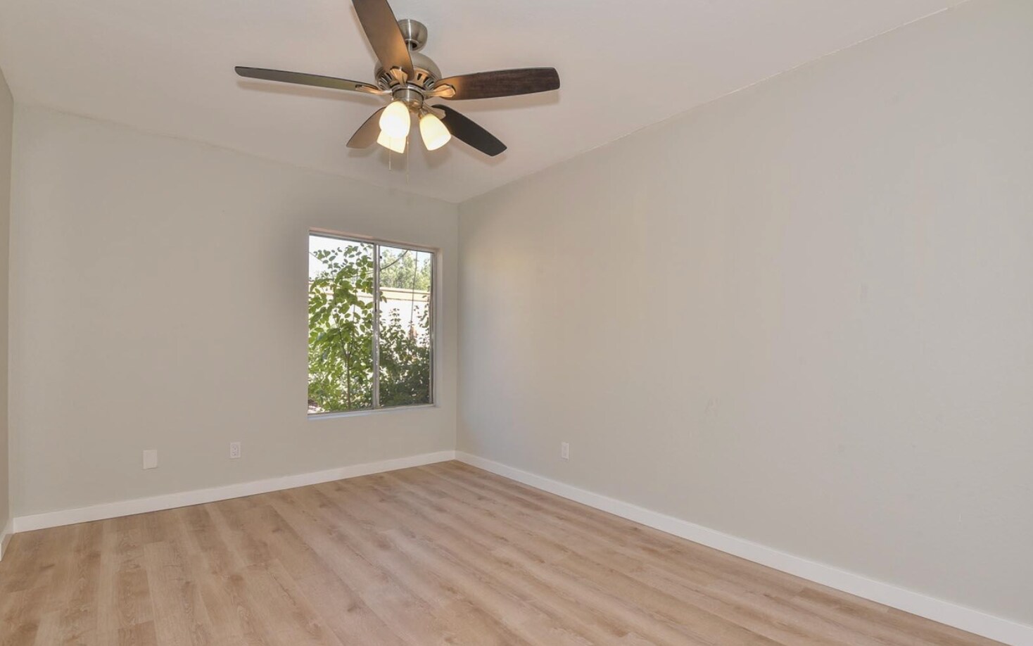 Building Photo - 14837 N 25th Dr