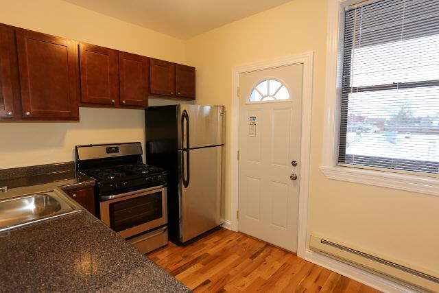 Building Photo - 4329 N Wolcott Ave