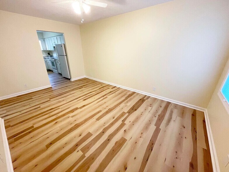 Building Photo - 4001 Lawing Dr