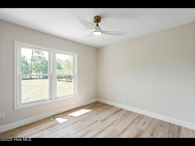 Building Photo - 109 Inlet Ct