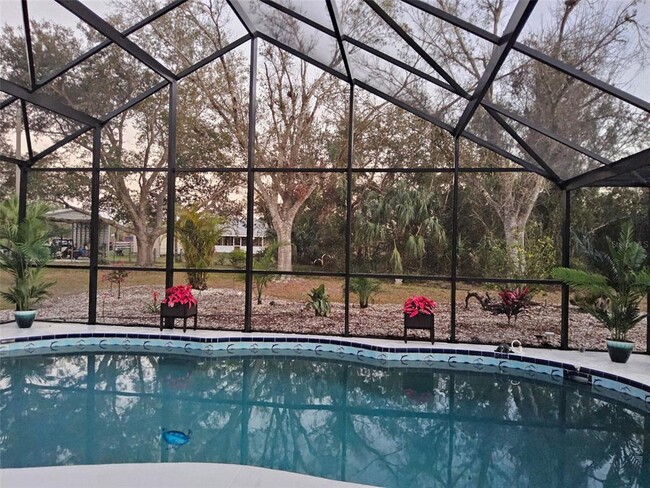 Building Photo - 404 Hazel Cir